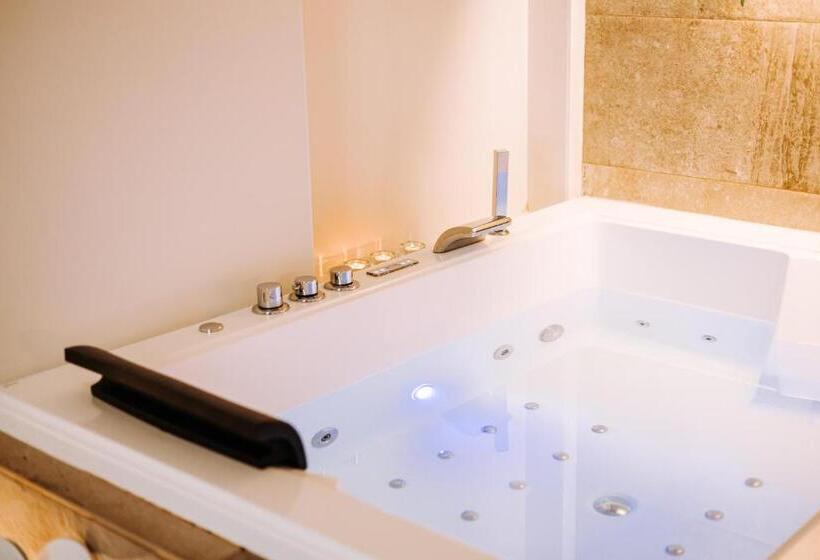 Люкс Кровать Кинг, Suite1212  Pirrelli