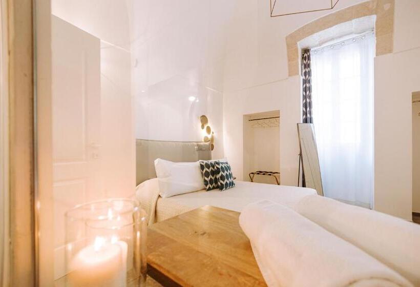 מיטת קינג בסוויטה, Suite1212  Pirrelli