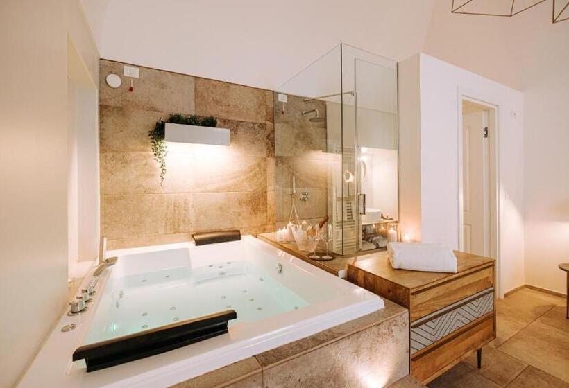 Люкс Кровать Кинг, Suite1212  Pirrelli