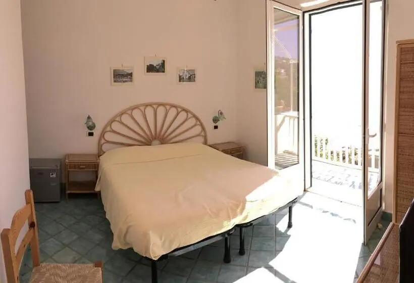 オーシャンビュースタンダードルームバルコニー付き, Casa Assunta