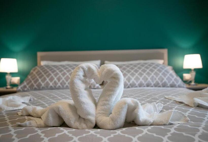 Номер Стандарт, La Madonnina