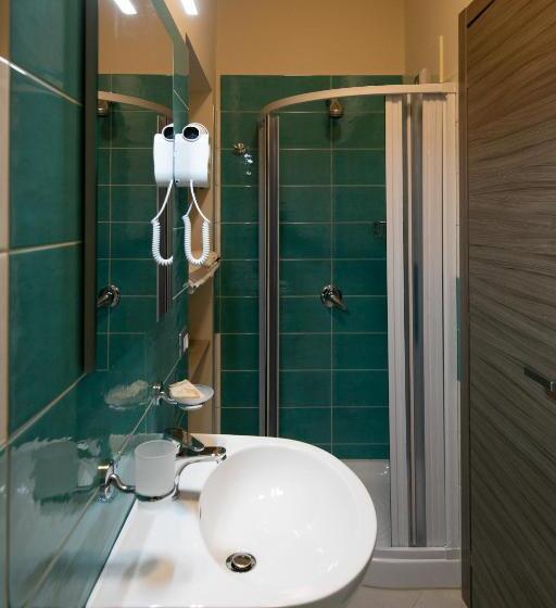 Номер Стандарт, La Madonnina