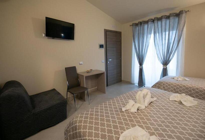 Номер Economy, La Madonnina