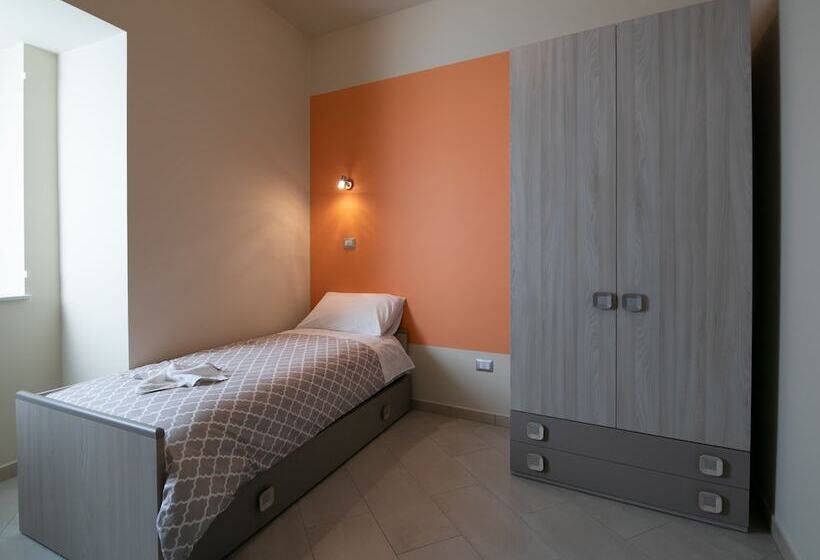 Номер Стандарт, La Madonnina