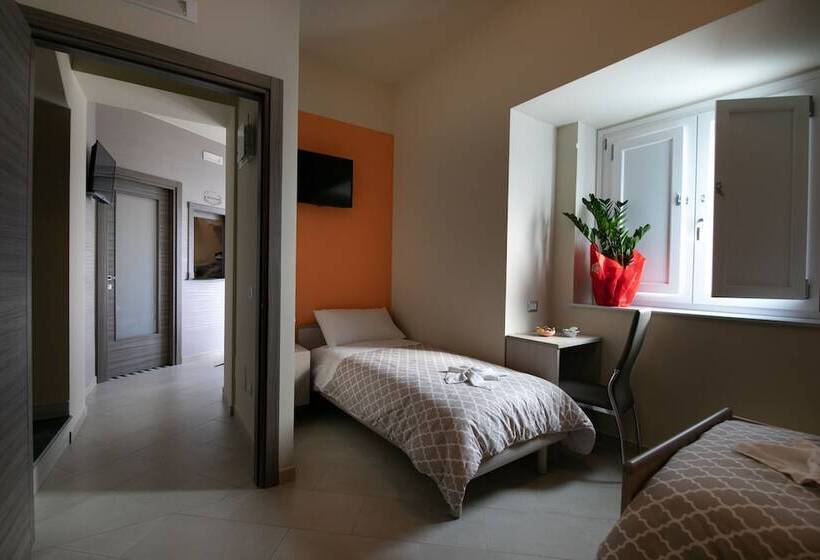 Номер Стандарт, La Madonnina