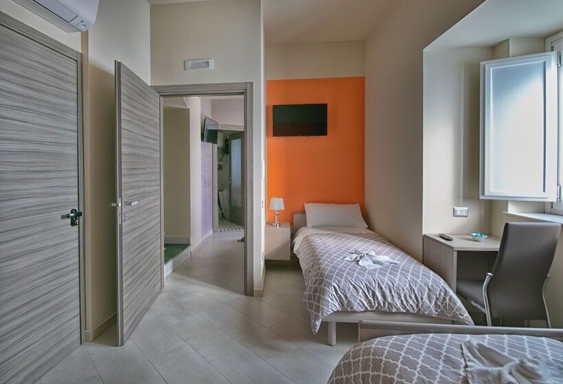 Номер Стандарт, La Madonnina