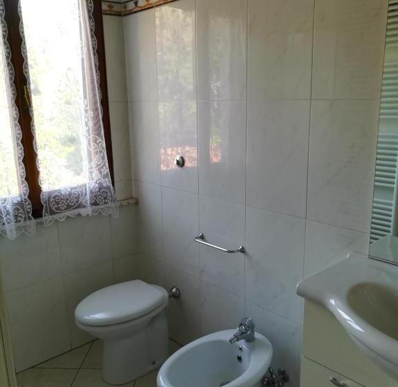 סוויטה עם מרפסת, La Pineta