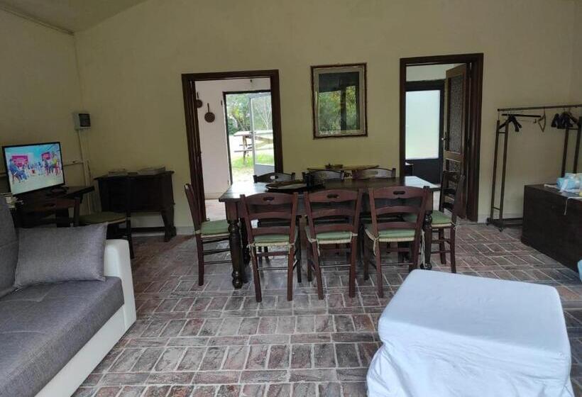 סטודיו משפחתי, La Pineta