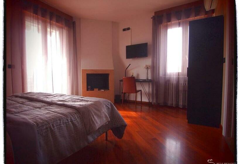 غرفة قياسية مزوَّدة بشُرفة, B&b Susanna