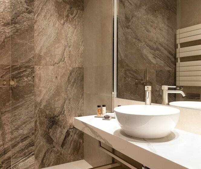 اتاق لوکس, Agora Palace