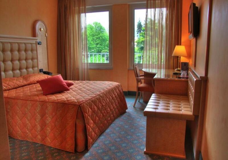 اتاق اجرایی, Agora Palace