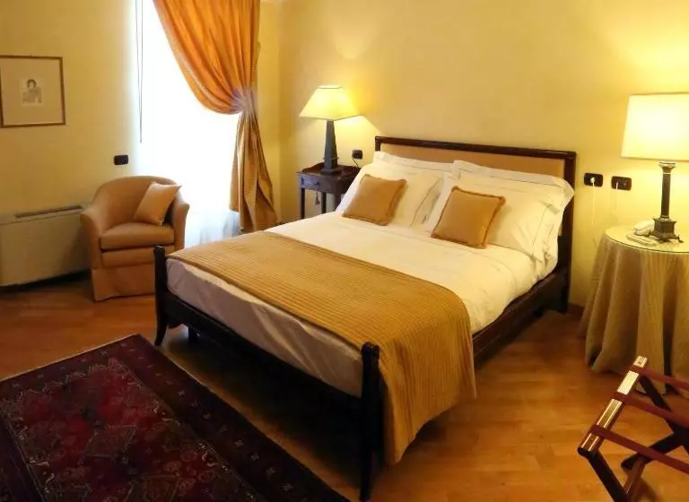 Juniorsviitti Terassi, Albergo Castiglione Langhe