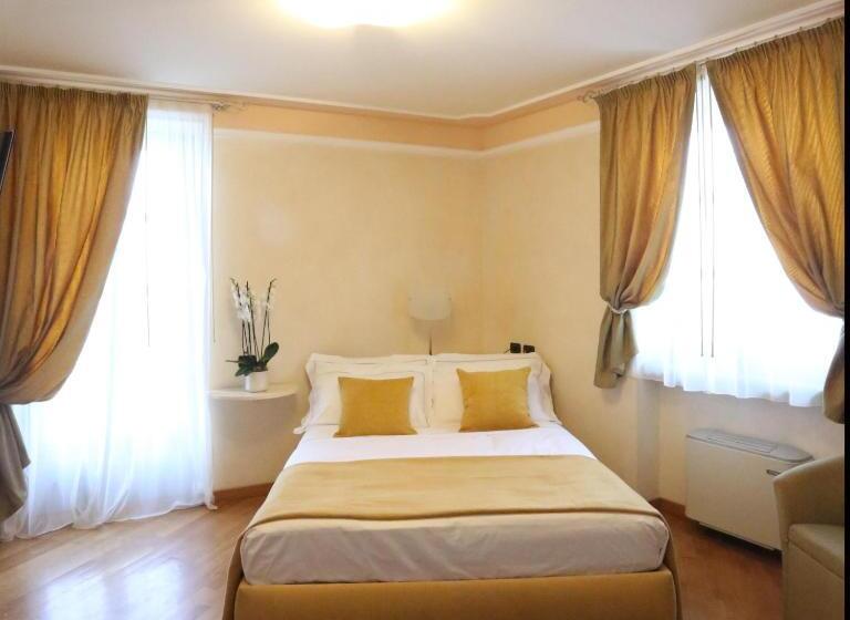 جناح جونيور مزوَّد بتراس, Albergo Castiglione Langhe