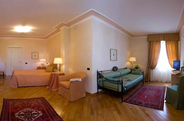 Juniorsviitti Parveke, Albergo Castiglione Langhe