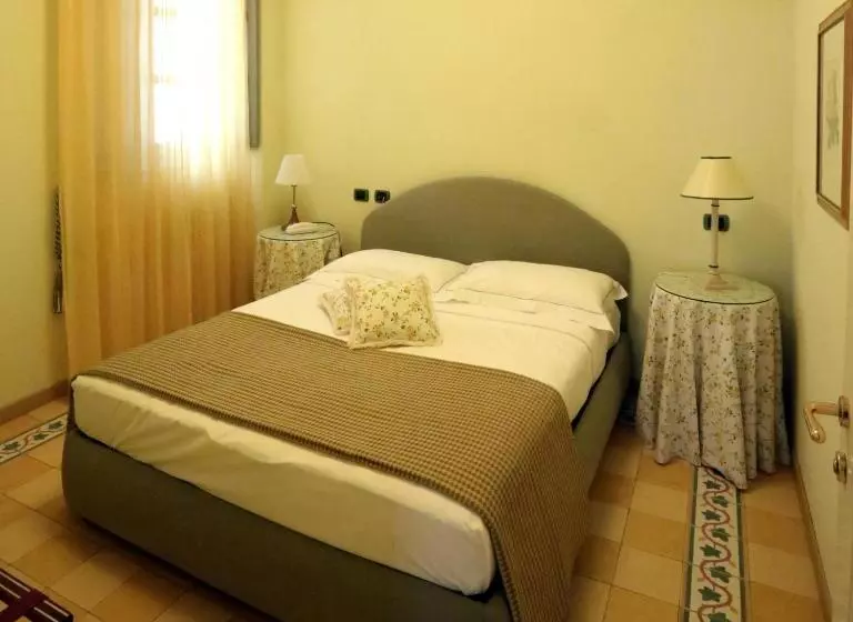 Juniorsviitti Parveke, Albergo Castiglione Langhe