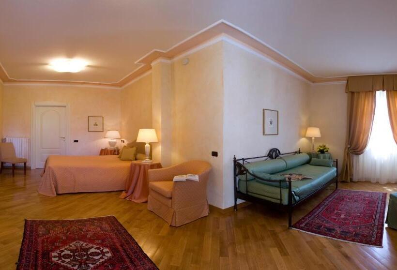 バルコニー付きジュニアスイート, Albergo Castiglione Langhe