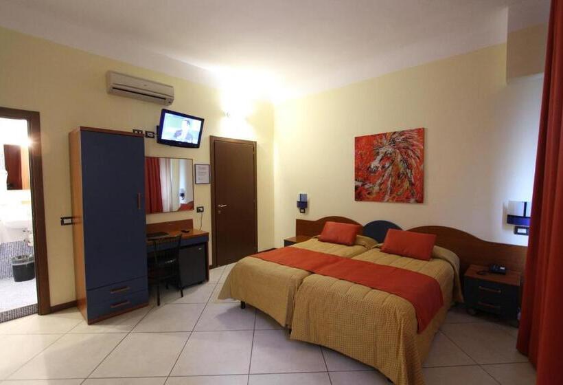 اتاق استاندارد, Demo