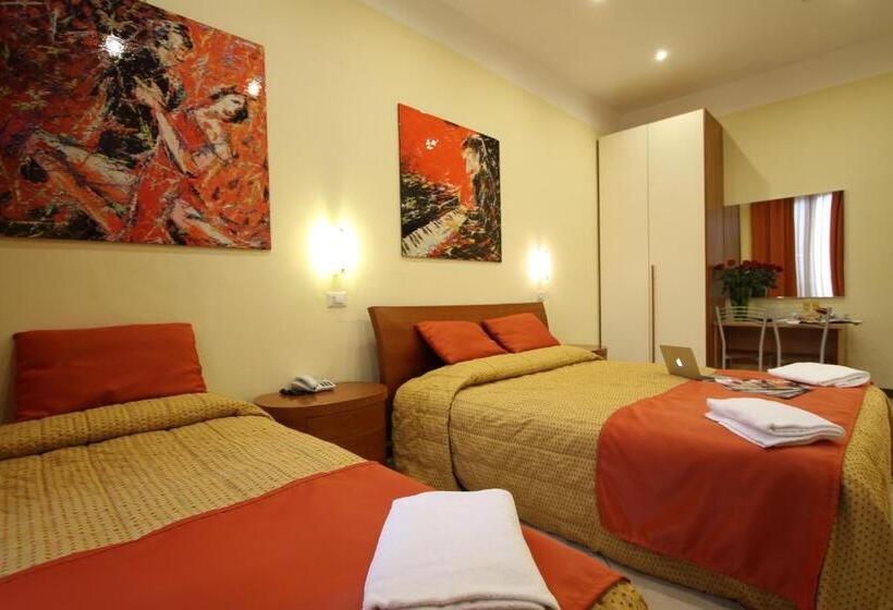 اتاق استاندارد سه نفره, Demo