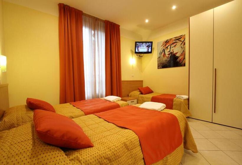 اتاق استاندارد سه نفره, Demo