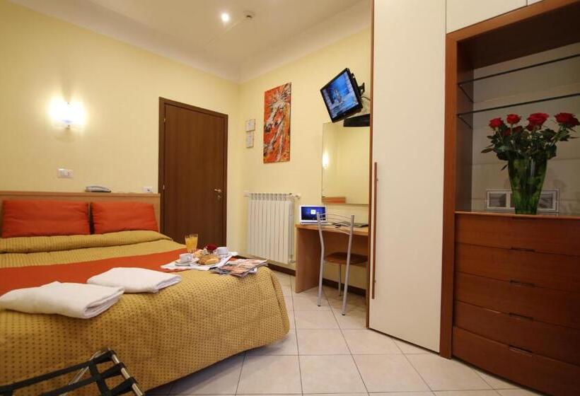 اتاق عادی, Demo