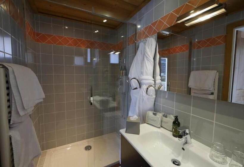 اتاق اکونومی, Everest