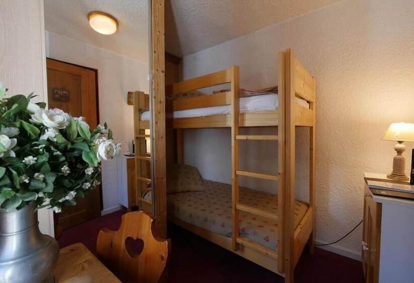 اتاق اکونومی, Everest