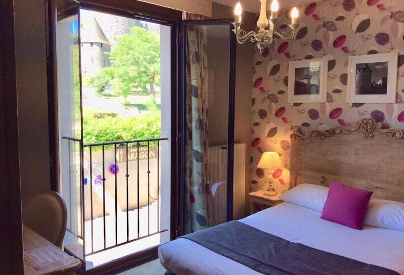 패밀리 룸, L Aragon