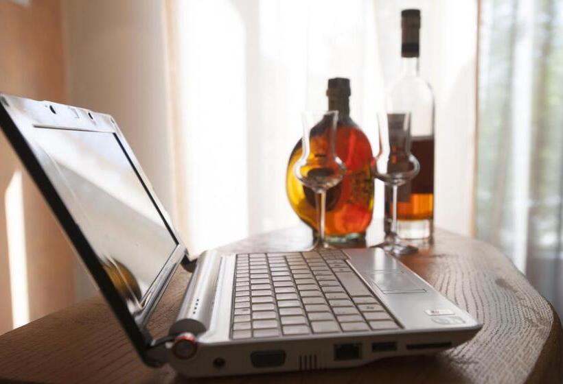 جناح جونيور, Langhe