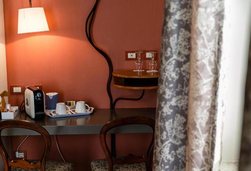 جناح جونيور, Langhe