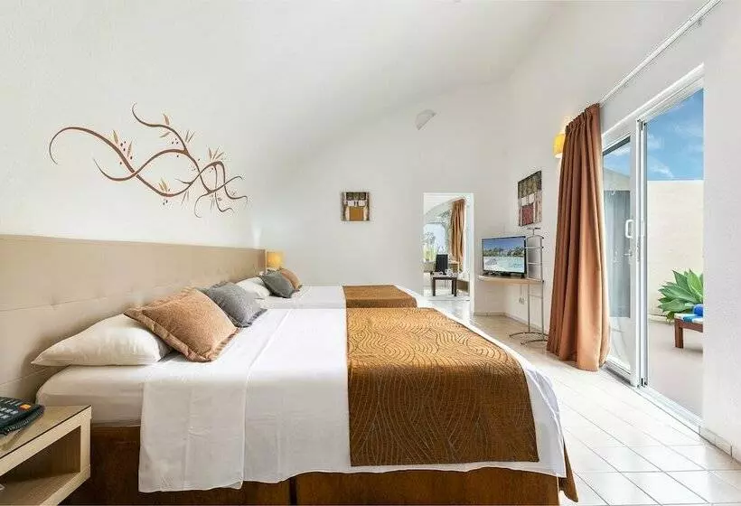 سوئیت سینیور, Livvo Risco Del Gato Suites