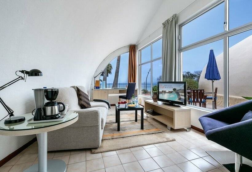 디럭스 주니어 스위트, Livvo Risco Del Gato Suites