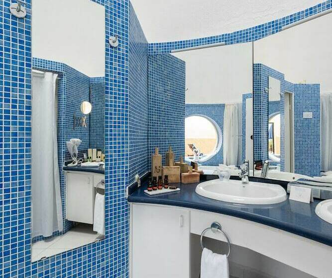 小型豪华套房, Livvo Risco Del Gato Suites
