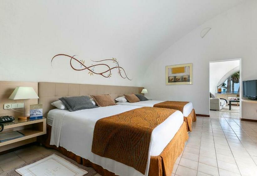 디럭스 주니어 스위트, Livvo Risco Del Gato Suites