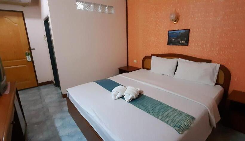 디럭스 룸, Thepparat Lodge Krabi