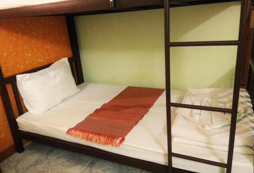 غرفة قياسية ثلاثية سرير بطابقين, Thepparat Lodge Krabi