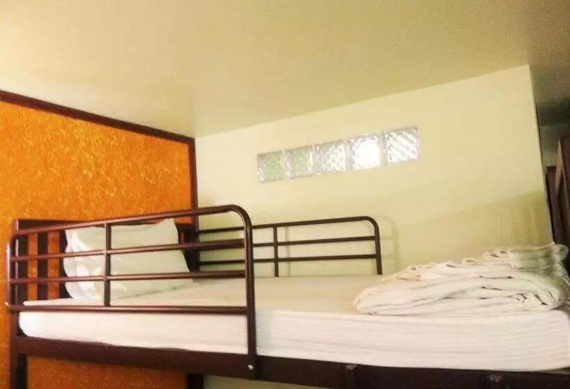 Triple Standard Room with Bunk Beds, Thepparat Lodge Krabi