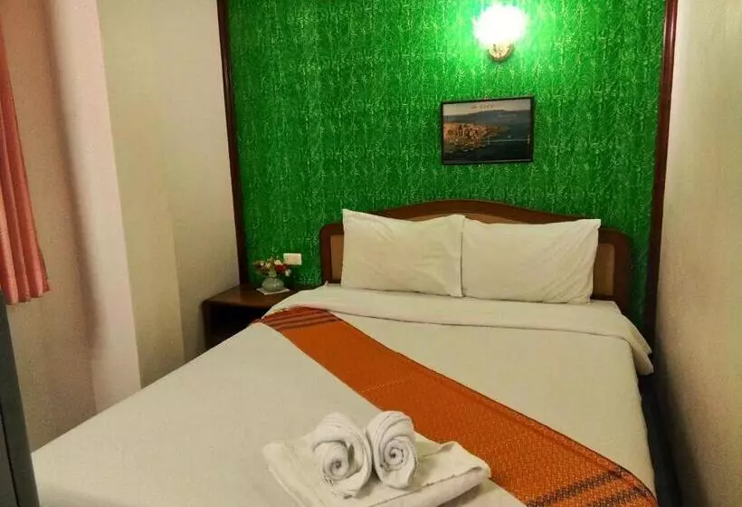 Superior Single Room, Thepparat Lodge Krabi