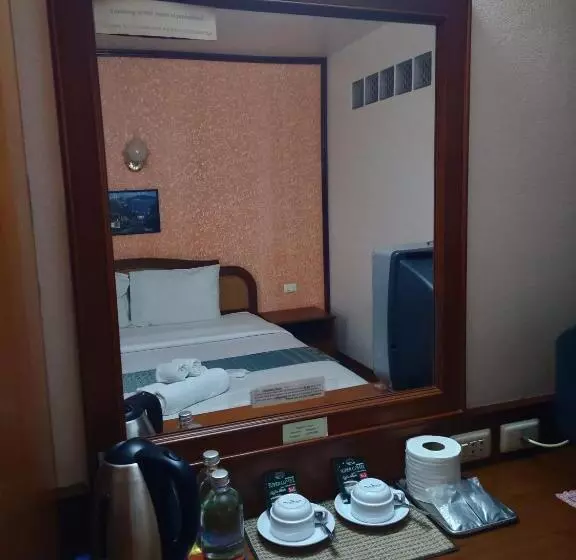 Superior Single Room, Thepparat Lodge Krabi