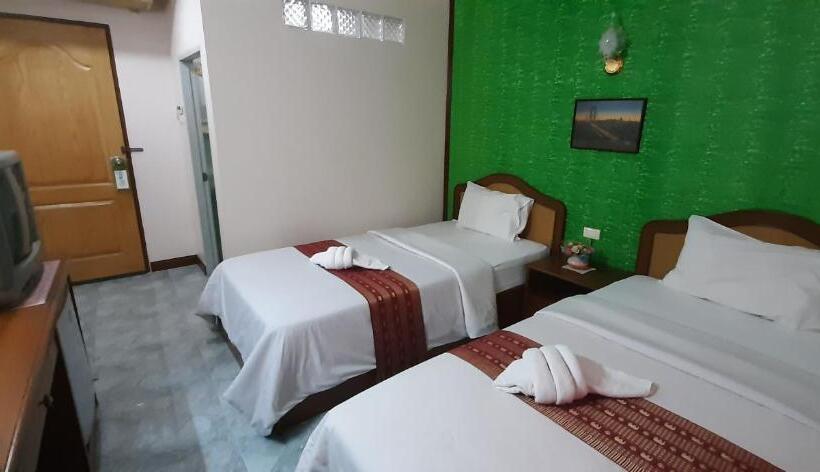 디럭스 룸, Thepparat Lodge Krabi