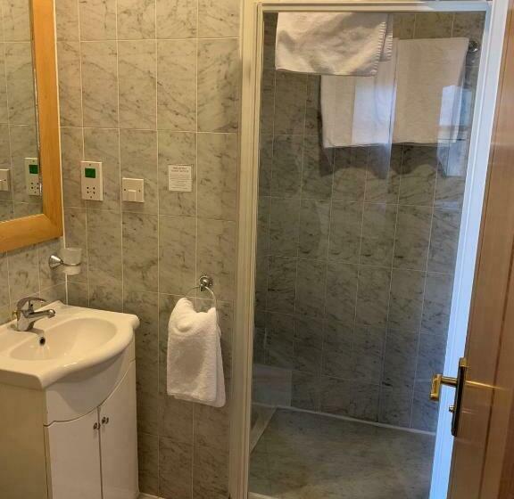 스탠다드 싱글 룸, Troy