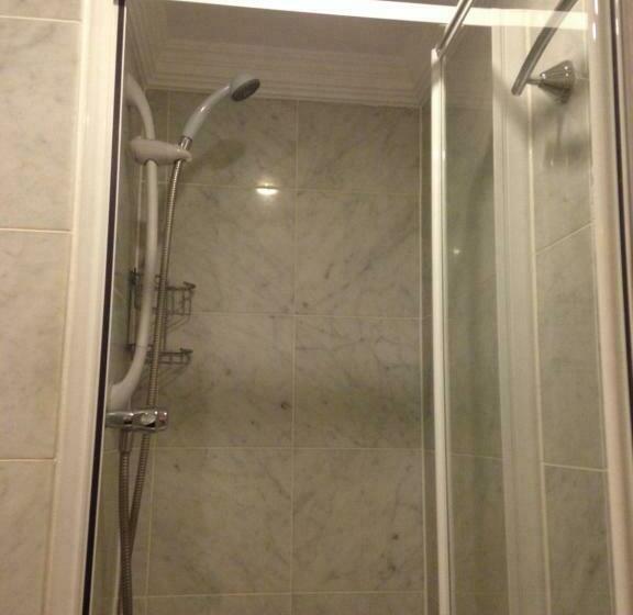 스탠다드 싱글 룸, Troy