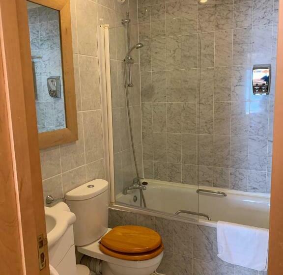 이그제큐티브 룸, Troy