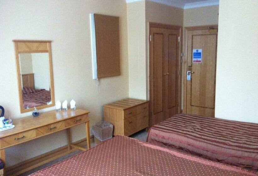 스탠다드 트리플 룸, Troy