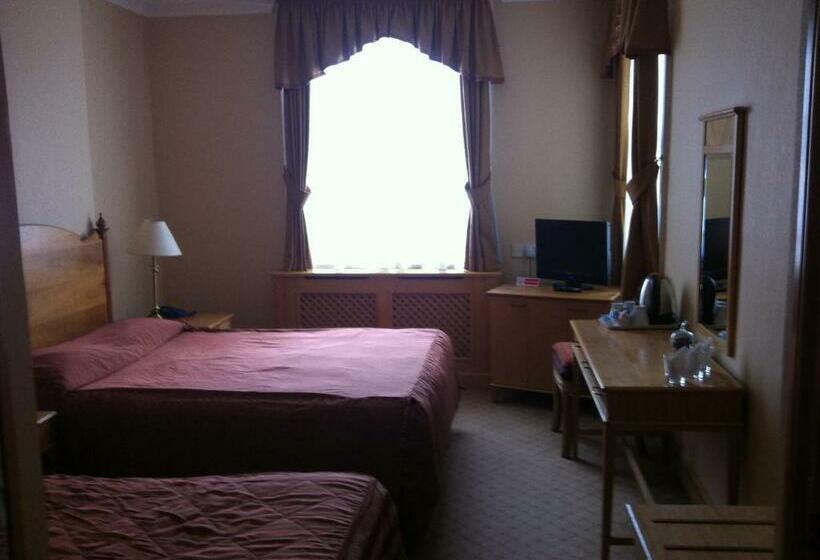 스탠다드 트리플 룸, Troy