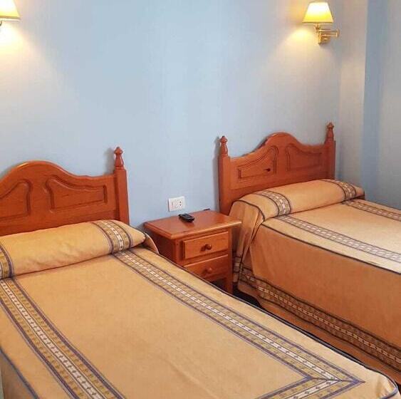 스탠다드 트리플 룸, Pensión Bilbao