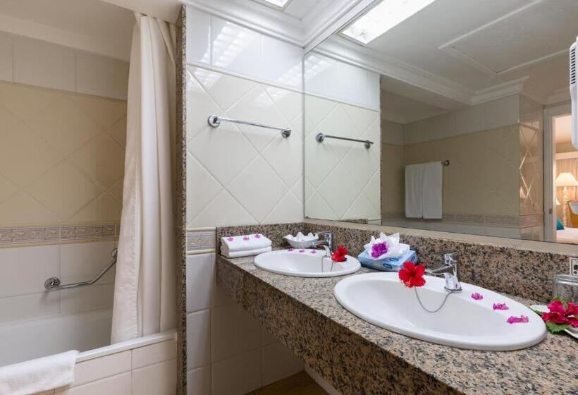 جناح مطلّ علي البحر, Playabachata