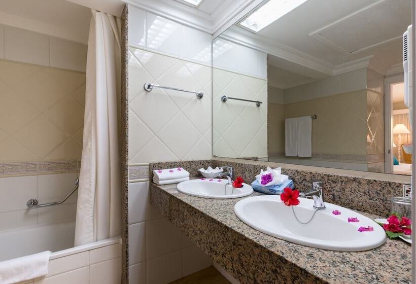 جناح مطلّ علي البحر, Playabachata