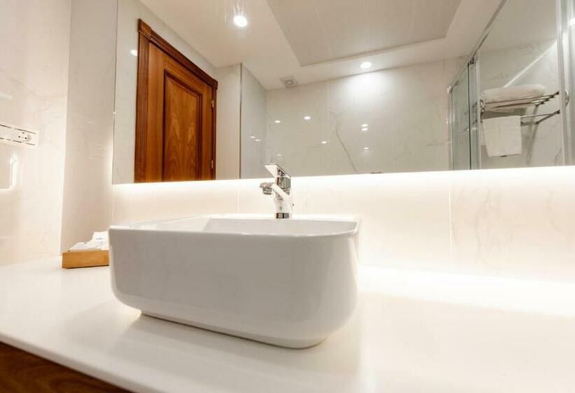 דירת חדר נוף לים, Toboso Apar  Turis