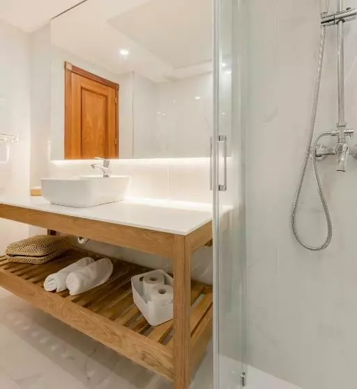 استودیوی استاندارد با چشم‌انداز دریا, Toboso Apar  Turis