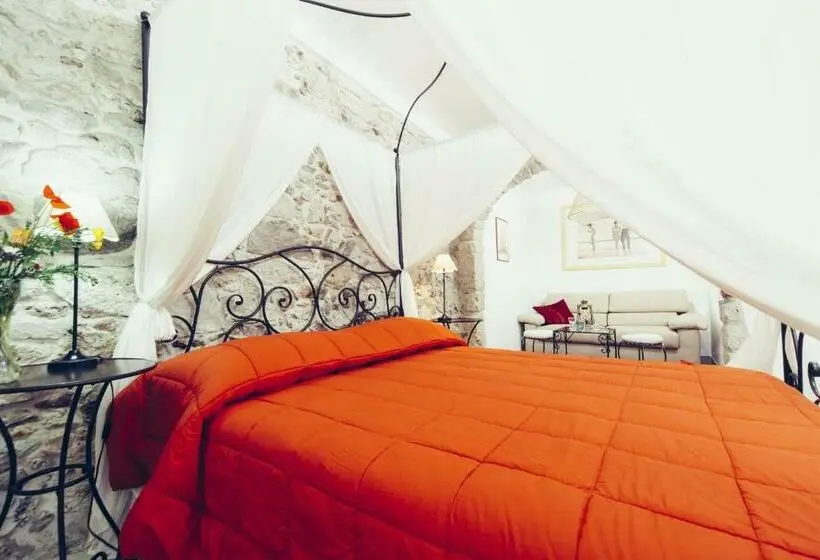 سوییت جونیور لوکس, B&b Blu Bosa